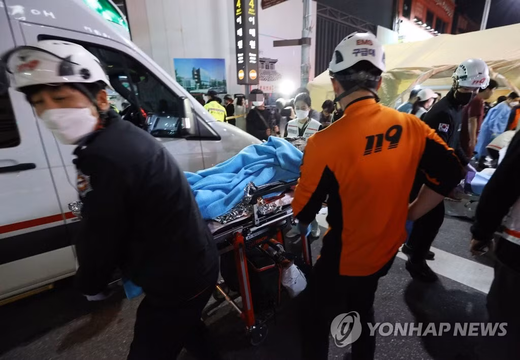 Hiện trường vụ giẫm đạp tại Seoul khiến ít nhất 149 người chết -0