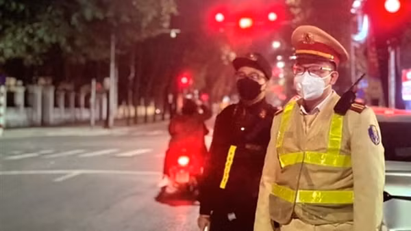Cảnh sát giao thông mật phục bắt giữ nhiều "xe cọp"