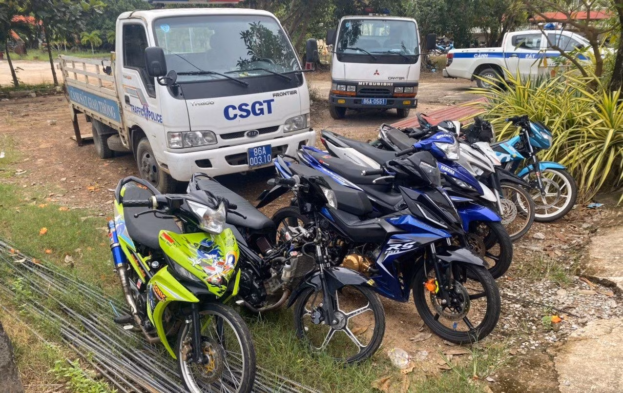 Ngăn chặn kịp thời nhóm thanh niên tụ tập so kè tốc độ -0