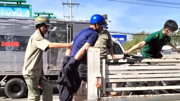 Khống chế thanh niên tưới xăng định đốt một nhà trẻ