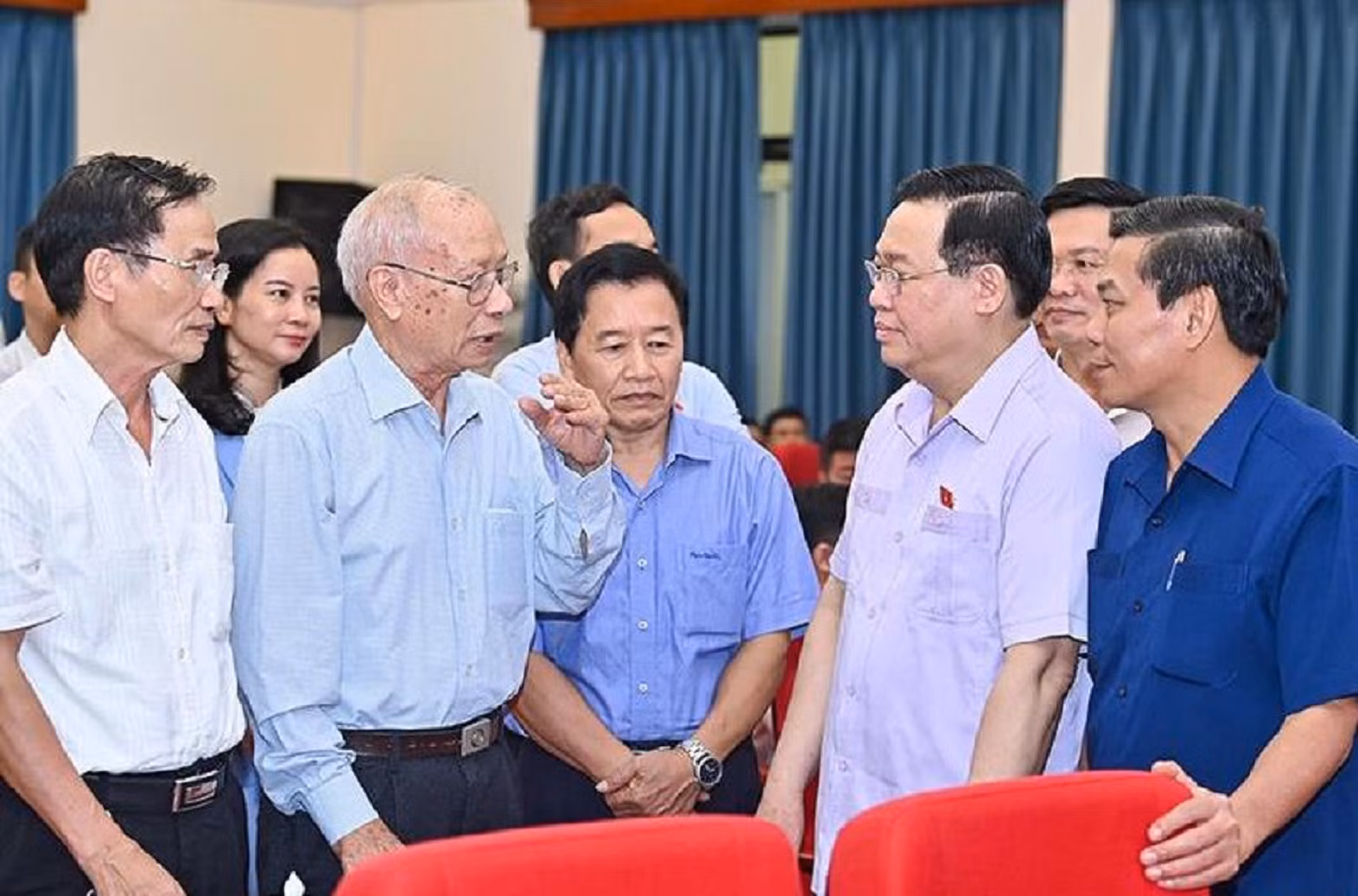 Chủ tịch Quốc hội Vương Đình Huệ tiếp xúc cử tri TP Hải Phòng -0