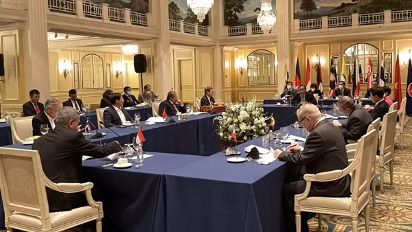 ASEAN hoan nghênh Hoa Kỳ cam kết ủng hộ vai trò trung tâm của ASEAN ảnh 6