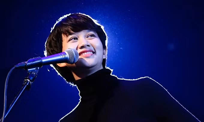 lê cát trọng lý biểu diễn trong một concert ở hà nội.1jpg.jpg -0