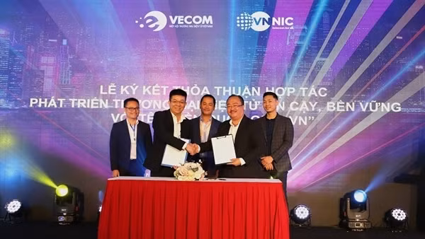 Phát triển thương mại điện tử an toàn bằng tên miền quốc gia .vn