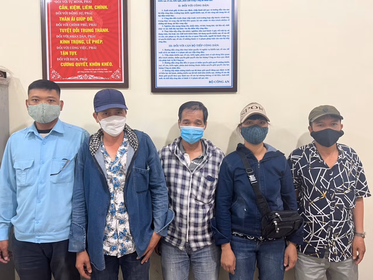 Bắt 5 xe ôm chuyên 