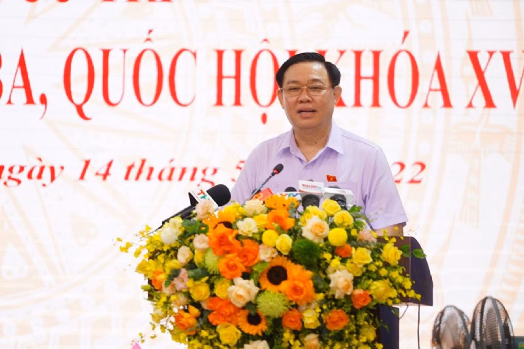 Chủ tịch Quốc hội Vương Đình Huệ tiếp xúc cử tri TP Hải Phòng -0