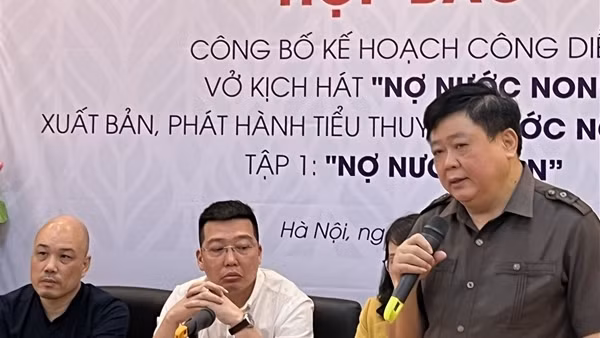 Vở cải lương “Nợ nước non” khắc họa về Bác Hồ được công diễn tại TP Hồ Chí Minh ảnh 6