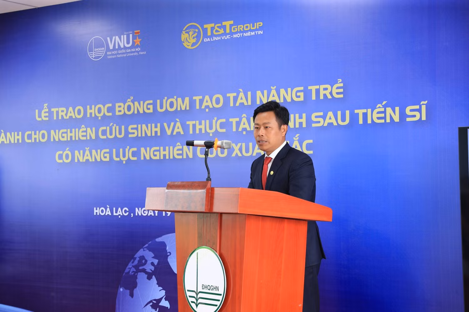 Đại học Quốc gia Hà Nội trao học bổng có giá trị lớn cho nghiên cứu sinh và thực tập sinh sau tiến sĩ -0