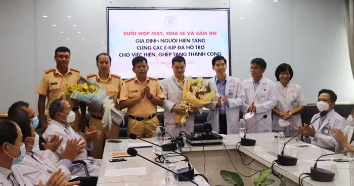 Những cuộc đời ở lại -0