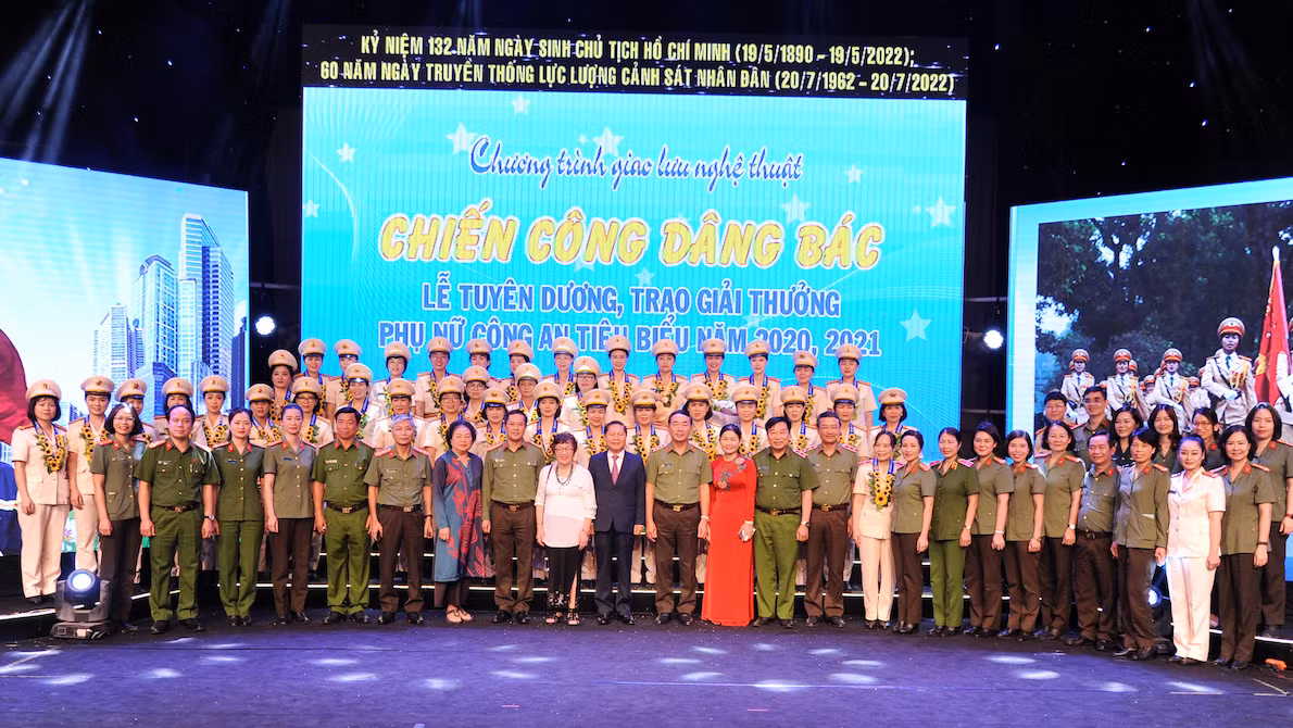 Những bông hoa khoe sắc -0