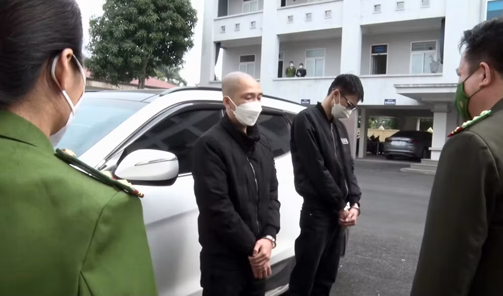 dàn cảnh-2.jpg -0