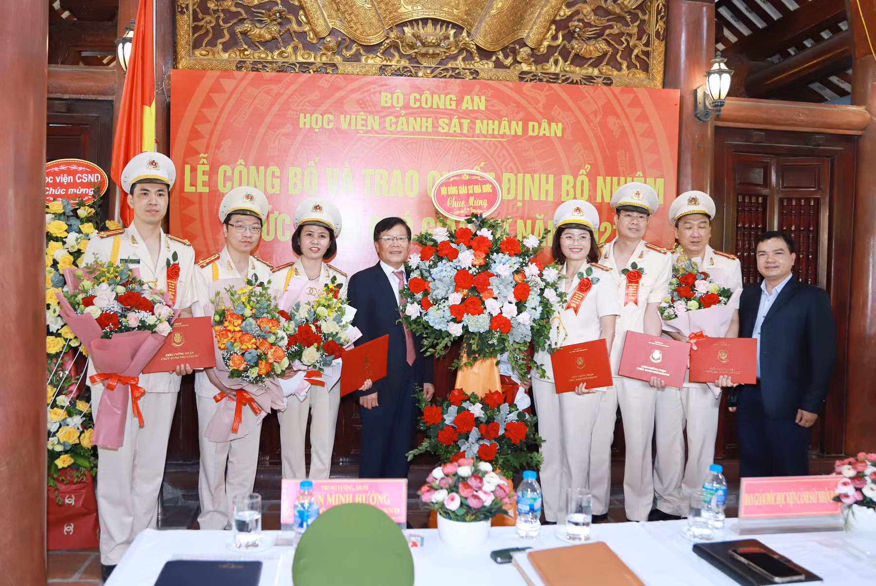 Học viện CSND trao quyết định bổ nhiệm chức danh Phó giáo sư năm 2021 -0