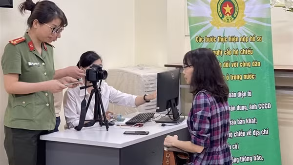Tạm dừng tiếp nhận hồ sơ cấp hộ chiếu phổ thông ảnh 2