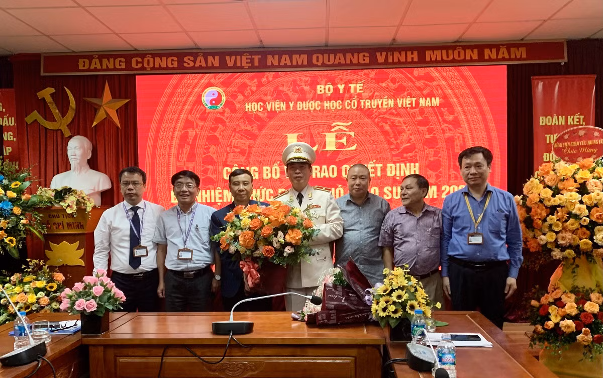 Công bố bổ nhiệm chức danh phó giáo sư đối với Thiếu tướng Phạm Bá Tuyến -0
