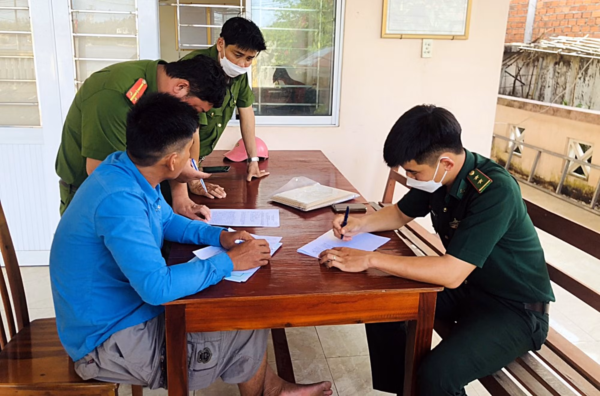 Tàu cá của ngư dân Quảng Ngãi bị cướp tài sản trên vùng biển Trường Sa -0