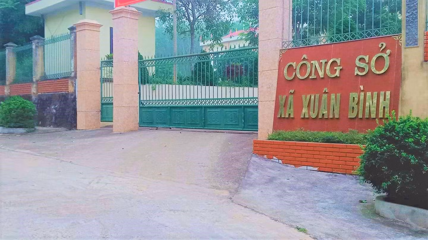 Kỷ luật hàng loạt cán bộ xã đi du lịch trong ngày làm việc -0