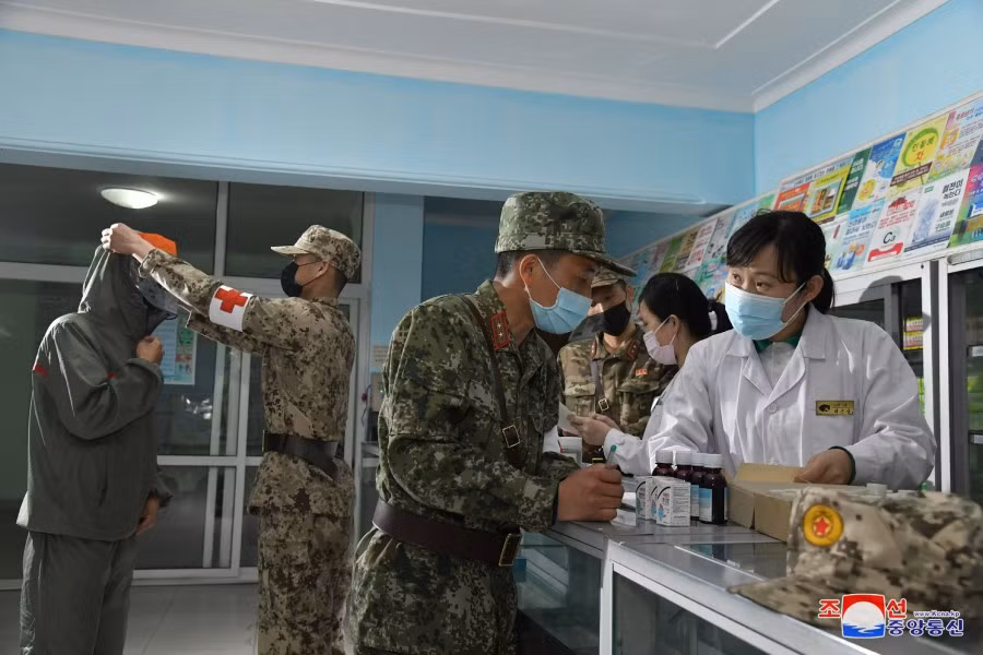 11.000 nhân viên y tế xung phong chống dịch tại Triều Tiên -0