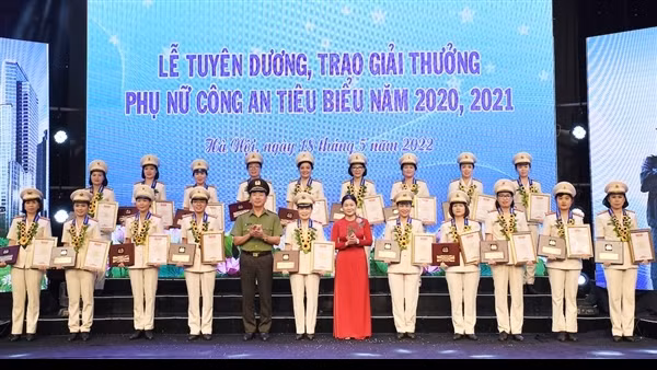 Bộ Công an tuyên dương phụ nữ Công an tiêu biểu