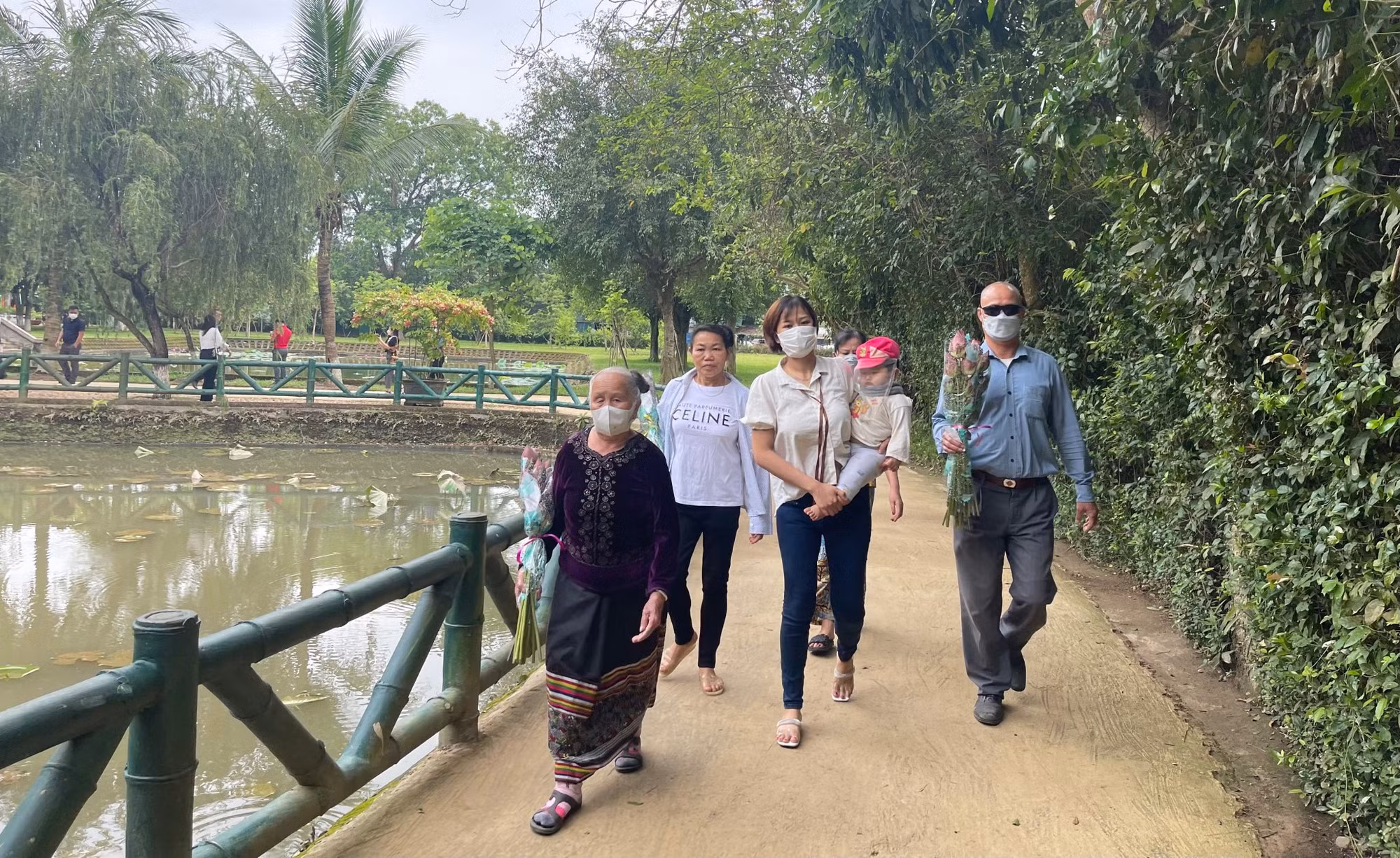 Lan toả nhiều giá trị văn hoá Chủ tịch Hồ Chí Minh từ Lễ hội Làng Sen -0