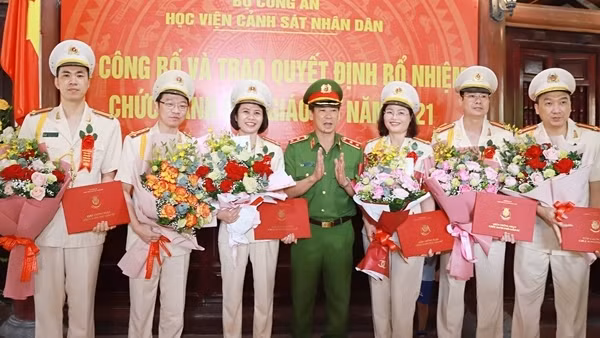 Công an Nghệ An có 2 tân Phó giám đốc ảnh 5