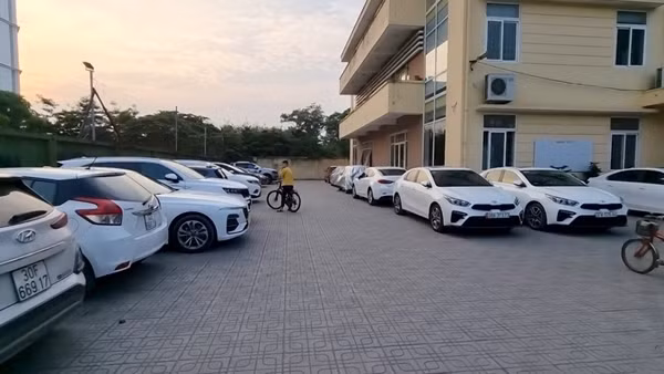 Hà Nội: Cần làm rõ việc sử dụng đất di tích lịch sử cấp Quốc gia làm bãi xe ảnh 5