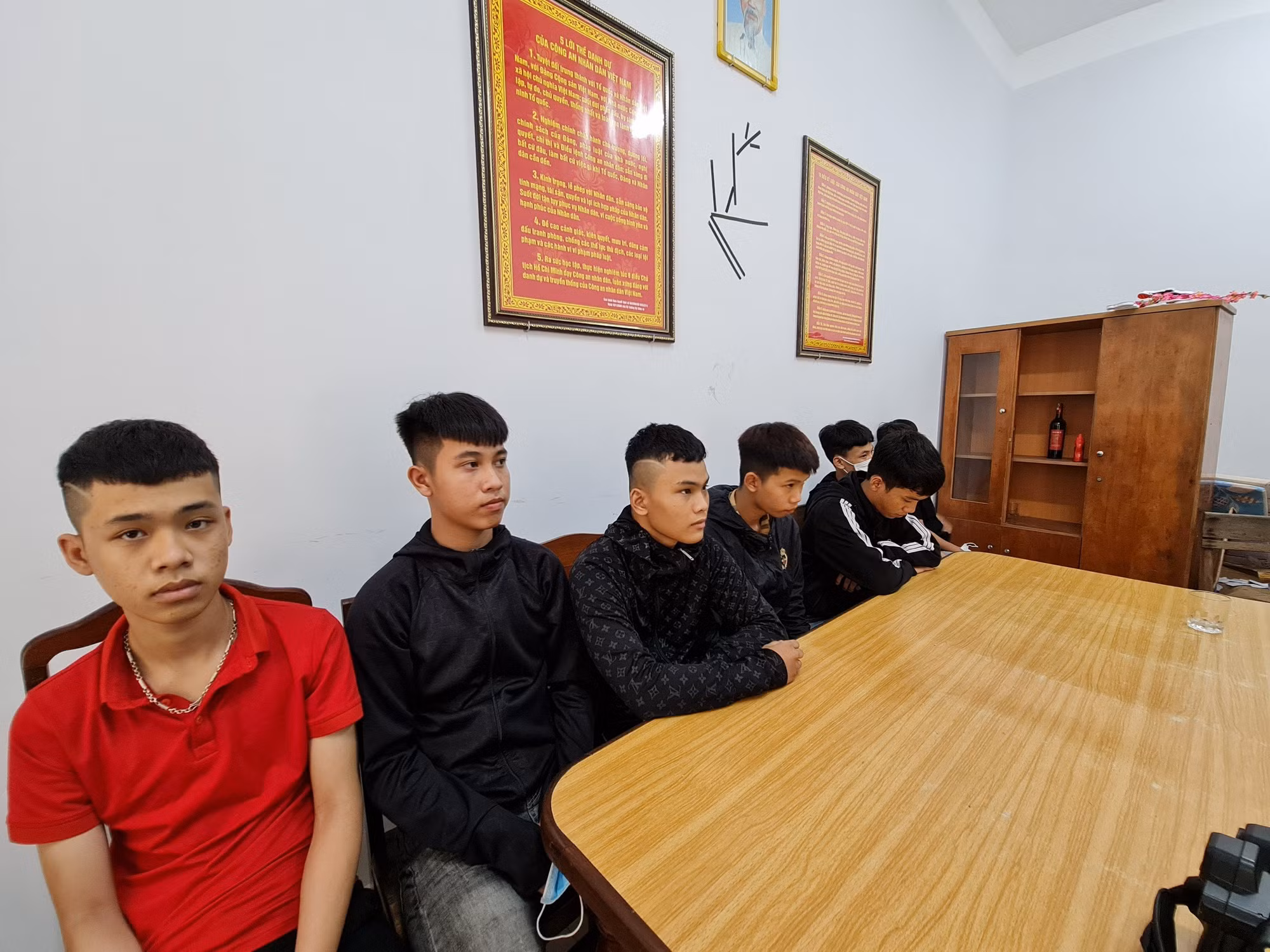 Đà Nẵng: Khởi tố nhóm côn đồ dùng bom xăng gây náo loạn đường phố -0