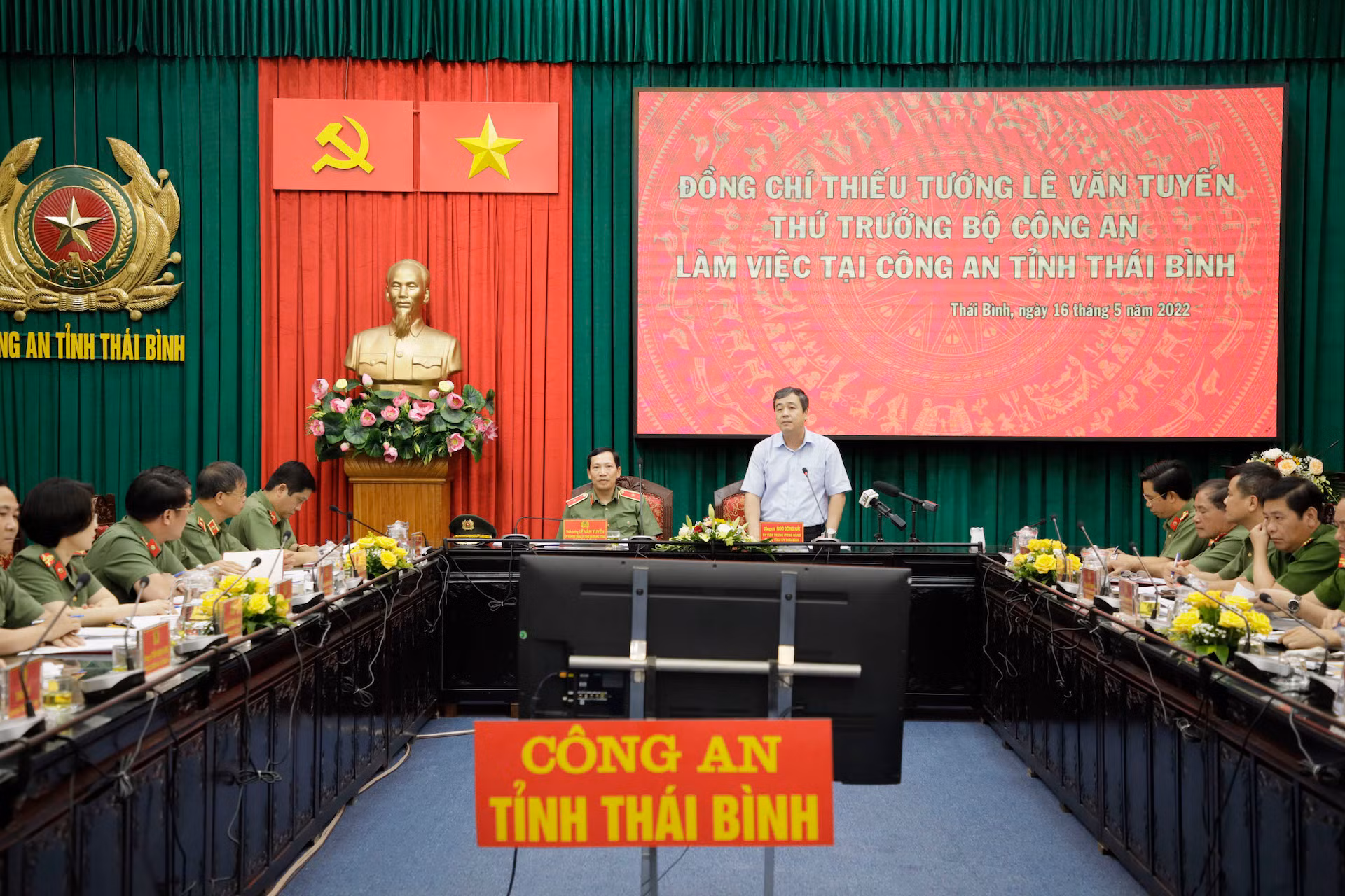 Thứ trưởng Lê Văn Tuyến làm việc tại Công an tỉnh Thái Bình -0