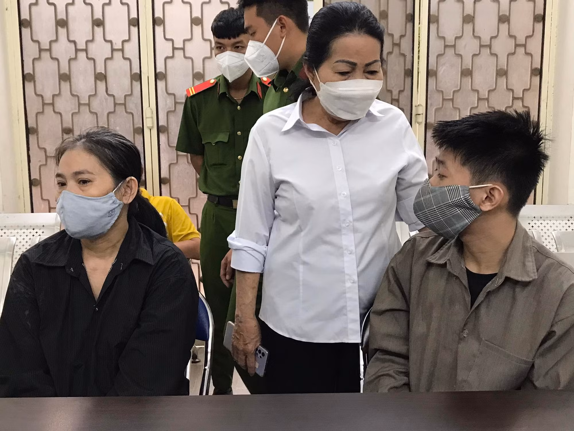 Cái kết bi thảm của một gia đình sống trong bạo hành -0