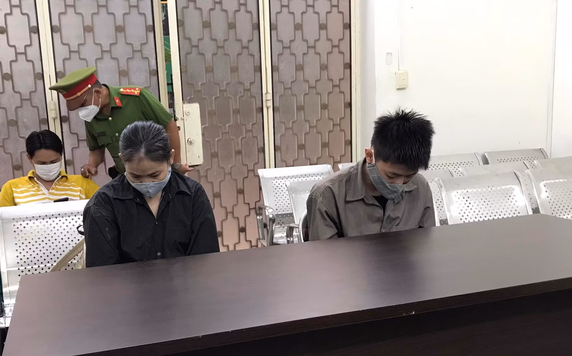 Cái kết bi thảm của một gia đình sống trong bạo hành -0