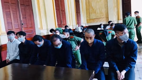Khởi tố ổ nhóm môi giới hàng trăm gái mại dâm hoạt động trên mạng ảnh 3