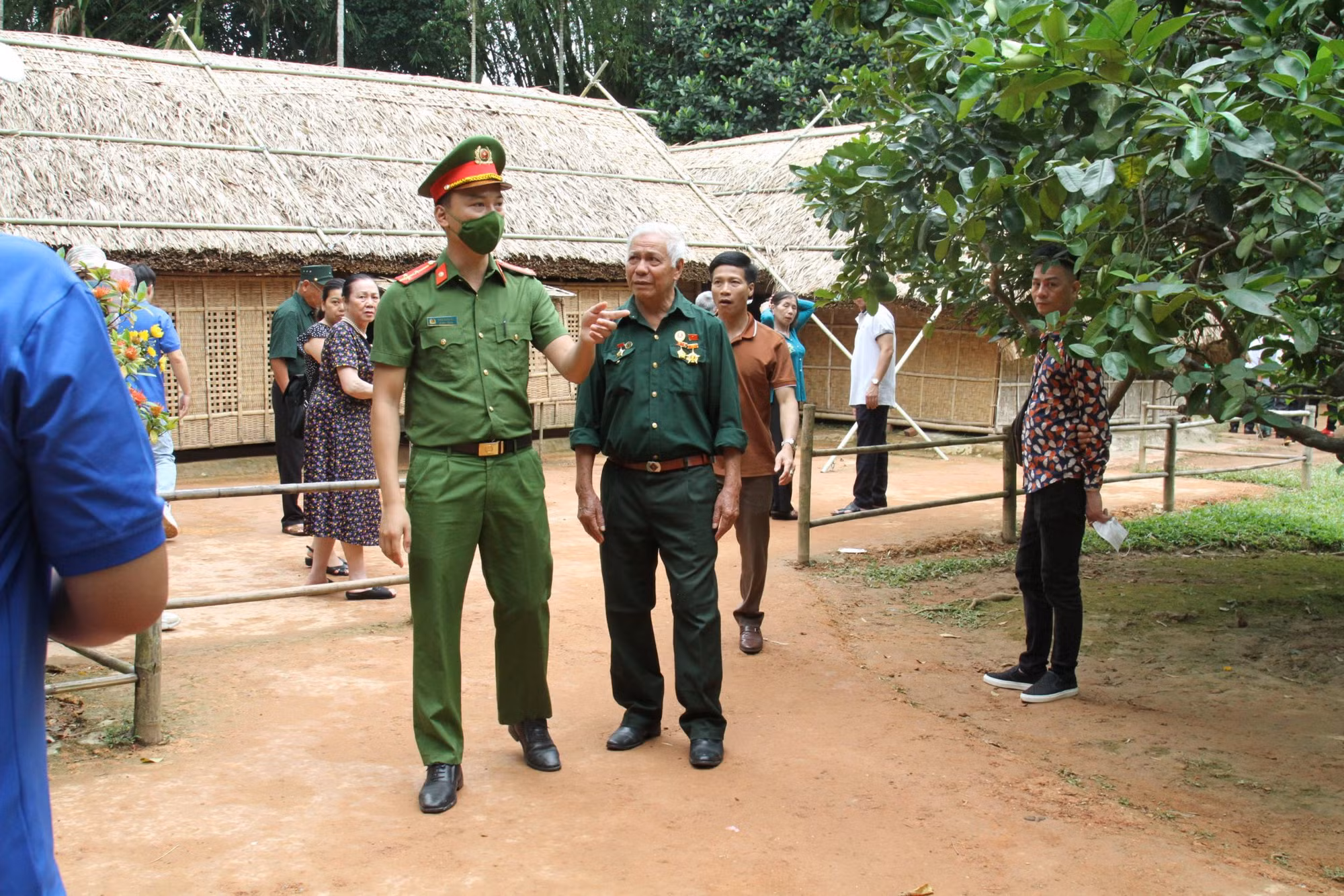 Lan toả nhiều giá trị văn hoá Chủ tịch Hồ Chí Minh từ Lễ hội Làng Sen -0
