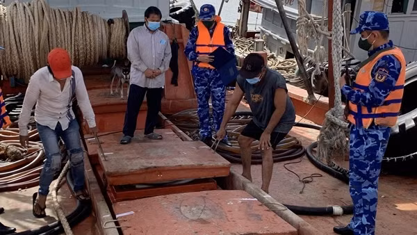 Mua khống hàng nghìn hóa đơn xăng dầu bán cho doanh nghiệp thu lời bất chính ảnh 3