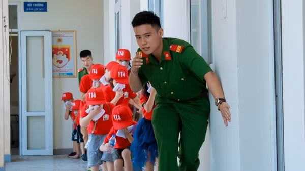 Giáo dục kỹ năng chữa cháy, cứu nạn cho học sinh từ mầm non tới đại học