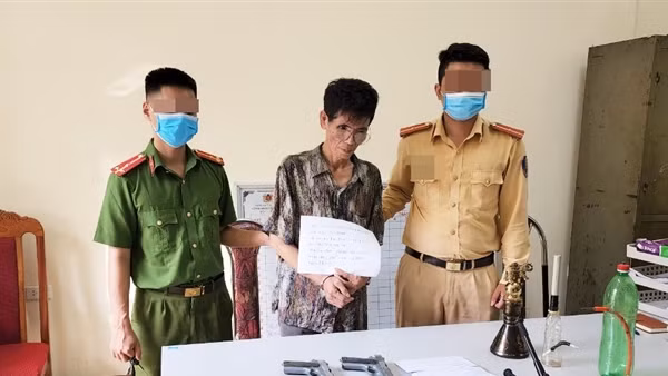 Vừa tàng trữ ma túy, vừa giấu súng ngắn để phòng thân ảnh 3