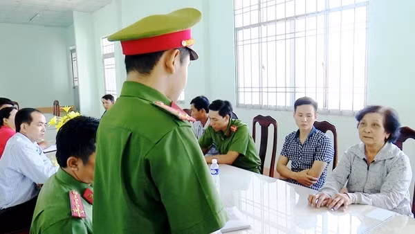Chữ Tâm của những người CSGT ảnh 3