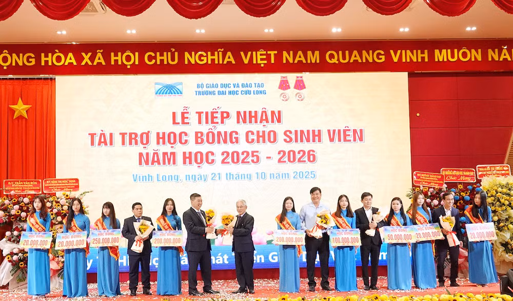 Trường Đại học Cửu Long miễn, giảm 6,3 tỷ đồng tiền học phí cho tân sinh viên -0