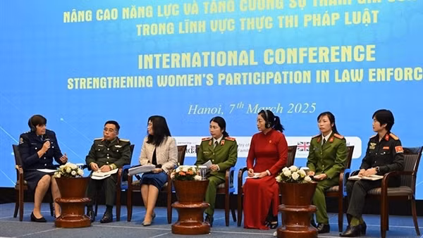 Phụ nữ CAND tỏa sáng bằng trí tuệ, bản lĩnh và lòng nhân ái trong kỷ nguyên mới