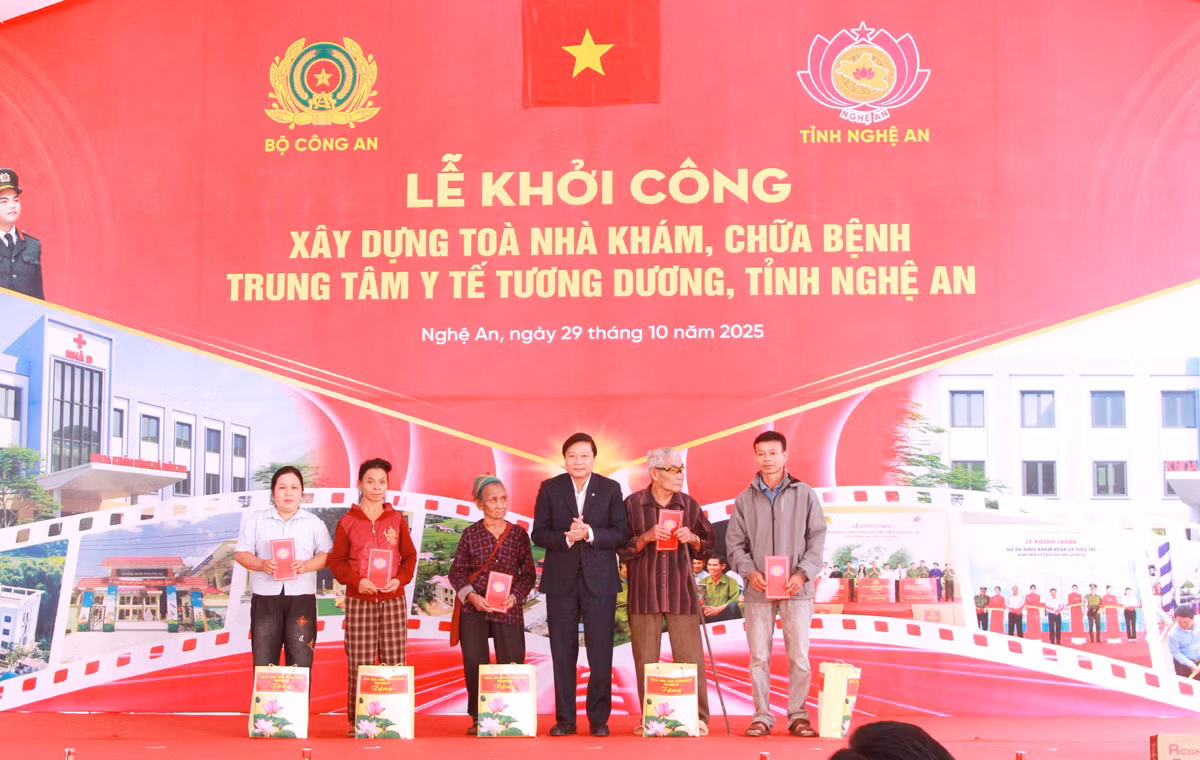 Thứ trưởng Phạm Thế Tùng dự Lễ khởi công xây dựng Toà nhà khám chữa bệnh Trung tâm y tế Tương Dương -0