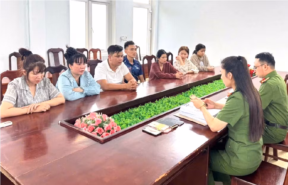 Khởi tố nhóm đối tượng mua bán người liên tỉnh -0