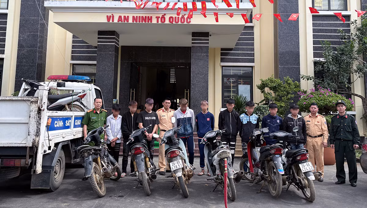 Nhóm thanh niên “càn quấy” đăng clip câu view trên mạng -0