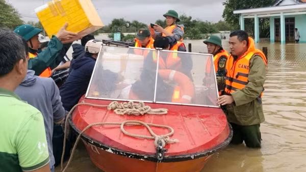 Tổng Bí thư gửi Thư thăm hỏi đồng bào, cán bộ, chiến sĩ đang ứng phó thiên tai