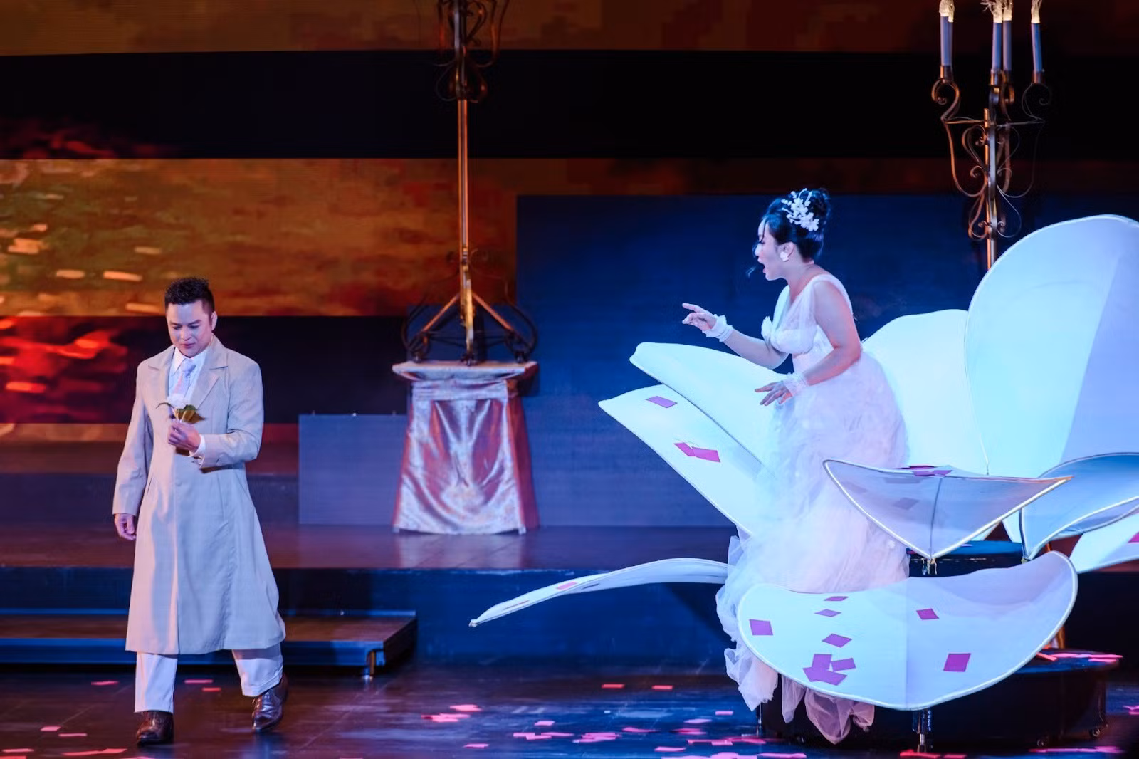 Khán giả Thủ đô “hòa mình” vào dòng chảy cảm xúc mãnh liệt của La Traviata -2