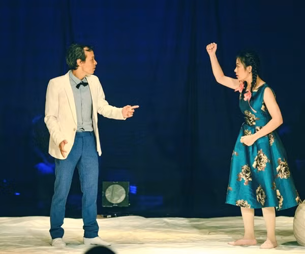 Sân khấu hôm nay “né tránh” những vấn đề đương đại -0