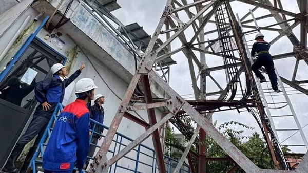 MobiFone chủ động triển khai ứng phó với Bão số 12