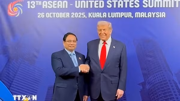 Thủ tướng Phạm Minh Chính gặp Tổng thống Hoa Kỳ Donald Trump