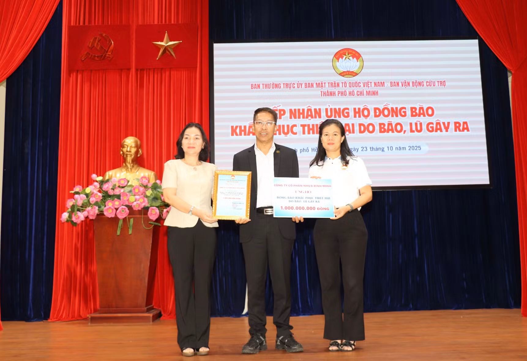Hơn 13 nghìn lượt ủng hộ đồng bào bị ảnh hưởng bão lũ số tiền hơn 145 tỷ đồng -0