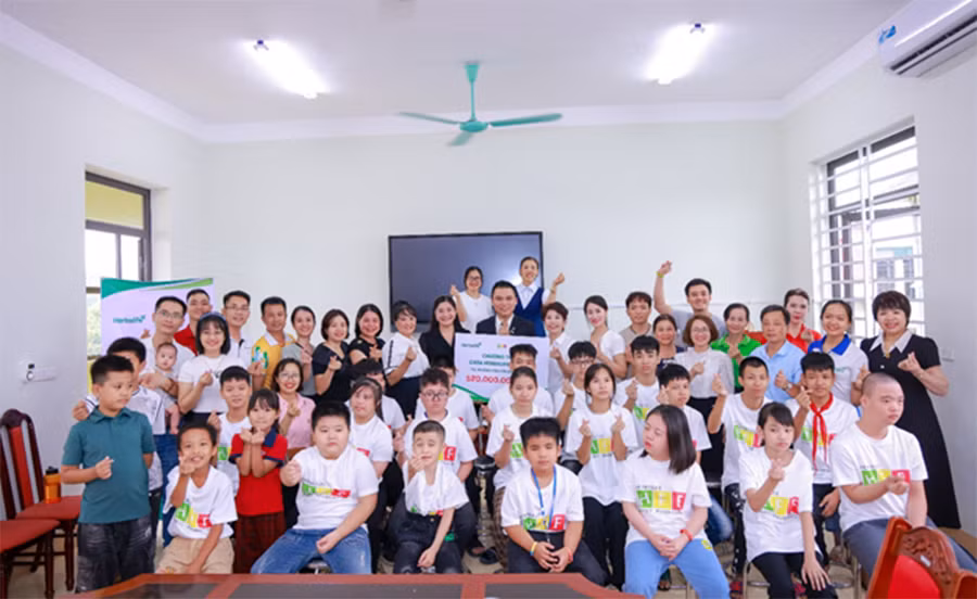 Herbalife Việt Nam tiếp tục tài trợ bữa ăn hằng ngày cho hơn 3.000 trẻ em và người cao tuổi -0