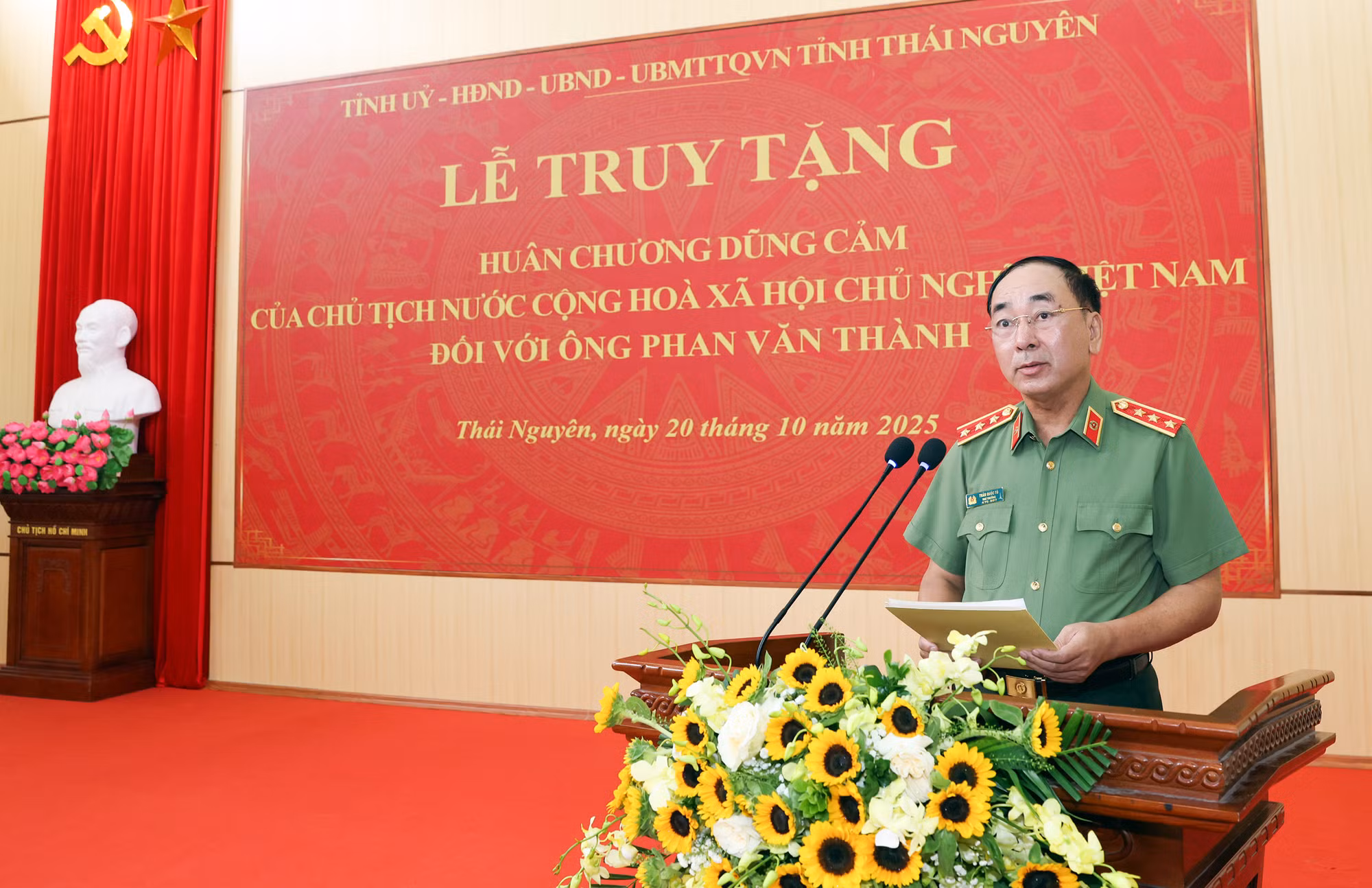Vinh danh tấm gương quên mình cứu người trong lũ dữ ở Thái Nguyên -0