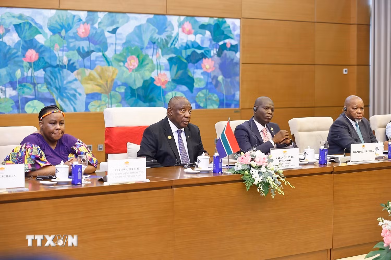 Chủ tịch Quốc hội hội kiến Tổng thống Nam Phi Matamela Cyril Ramaphosa -0