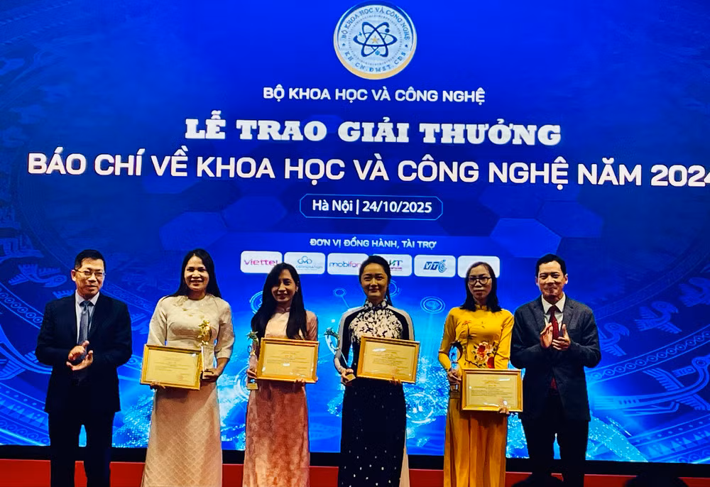 Bộ Khoa học và Công nghệ vinh danh những tác giả viết về khoa học công nghệ -0